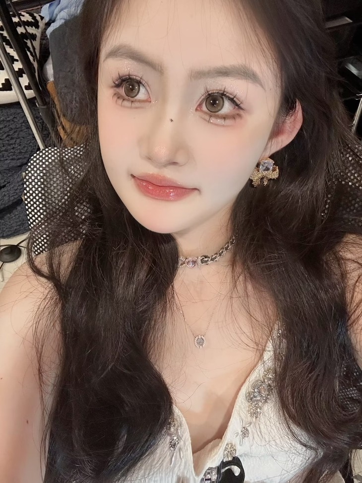 FlowerColor美瞳 年抛隐形眼镜 月夜萤火棕 14.2mm 1副/2片 左右度数可不同-VVCON美瞳商城22 FlowerColor美瞳 年抛隐形眼镜 月夜萤火棕 14.2mm 1副/2片 左右度数可不同 - VVCON美瞳商城