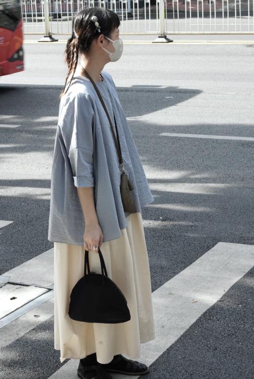 apuntob 米色圆领后开扣短袖连衣裙 商品图6