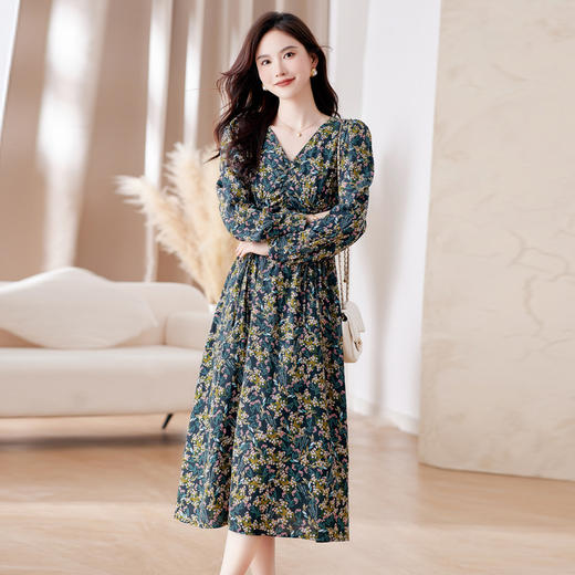 HR WA23719气质V领时尚抽绳显瘦高腰A字碎花连衣裙 商品图1