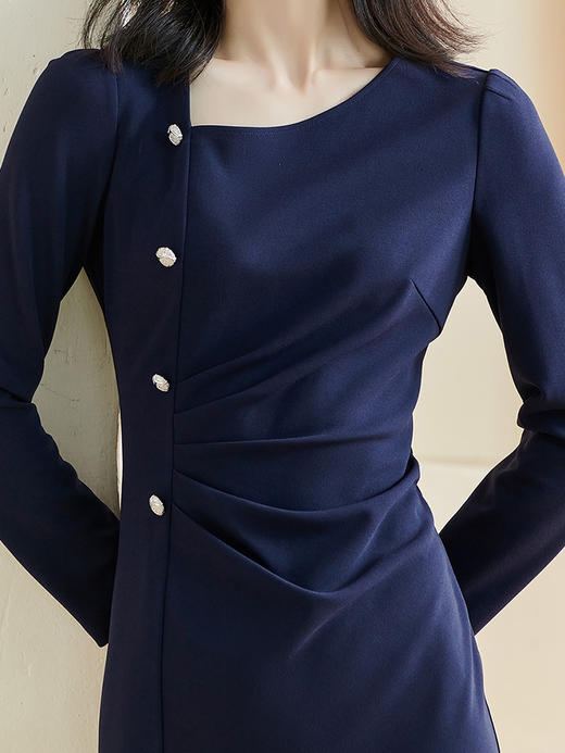 剩S/M/L 米思阳2026春季新款气质优雅净色连衣裙纽扣褶皱开叉长袖裙子2401 商品图3