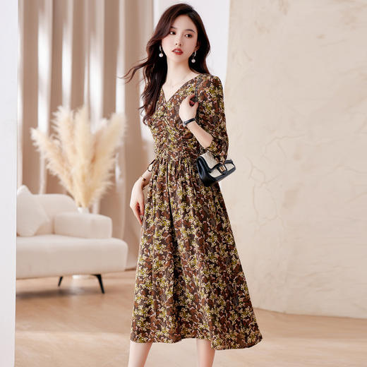 HR WA23719气质V领时尚抽绳显瘦高腰A字碎花连衣裙 商品图2