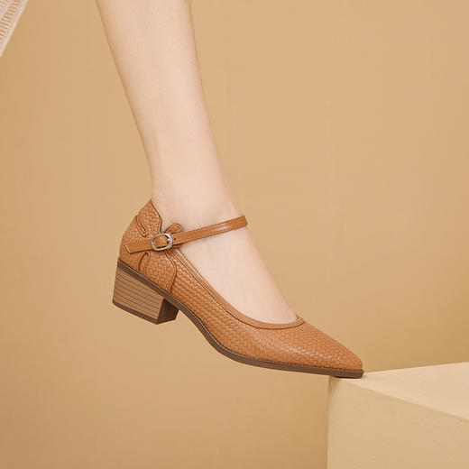 舒适百搭，尖头真皮中跟单鞋XL677 商品图0