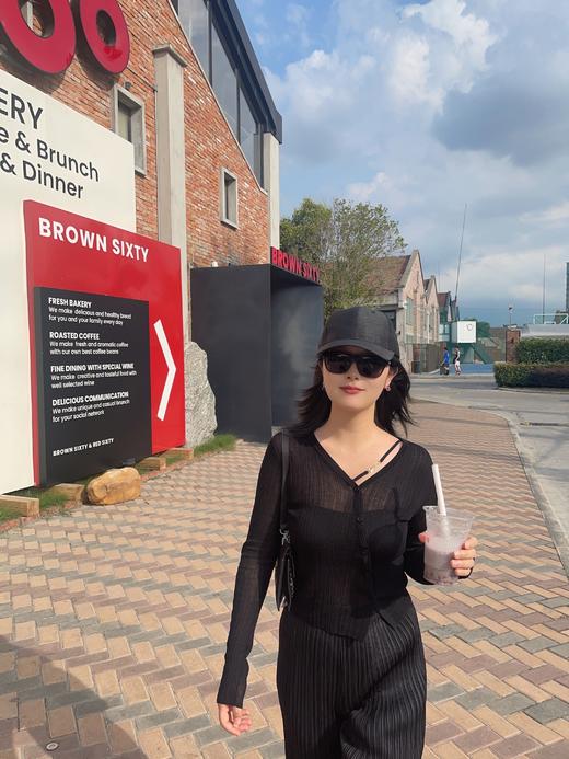 非遗古料香云纱鸭舌帽/渔夫帽！花花团特别定制版！日常搭配百搭时髦！优雅典雅都市气质女士！帽型显脸小！香云纱帽子炒鸡轻盈透气凉爽宜人，易洗易干轻薄不易皱，自带spf50防晒，不怕晒黑优雅时髦凹造型！ 商品图7