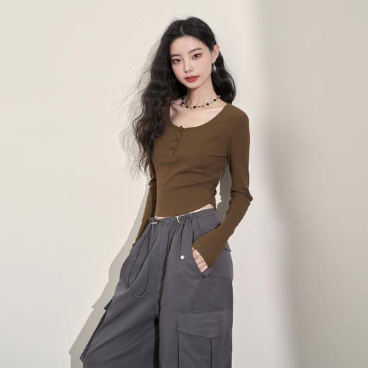 西遇长袖打底针织衫女新款纽扣开领弹性圆领修身上衣11838161 商品图4