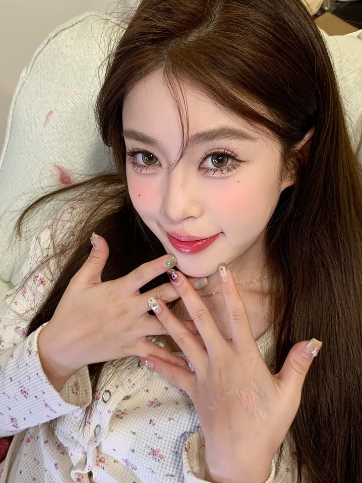 FlowerColor美瞳 年抛隐形眼镜 月夜萤火棕 14.2mm 1副/2片 左右度数可不同-VVCON美瞳商城14 FlowerColor美瞳 年抛隐形眼镜 月夜萤火棕 14.2mm 1副/2片 左右度数可不同 - VVCON美瞳商城