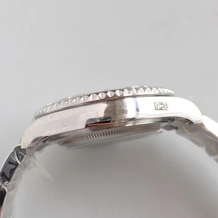 AR厂劳力士37毫米灰游艇268622复刻表还有什么瑕疵?会一眼假吗?