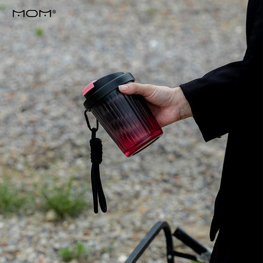 山重山MOM 渐变黑玻璃咖啡杯 420ml 便携式 加厚玻璃 密封防漏 商品图9