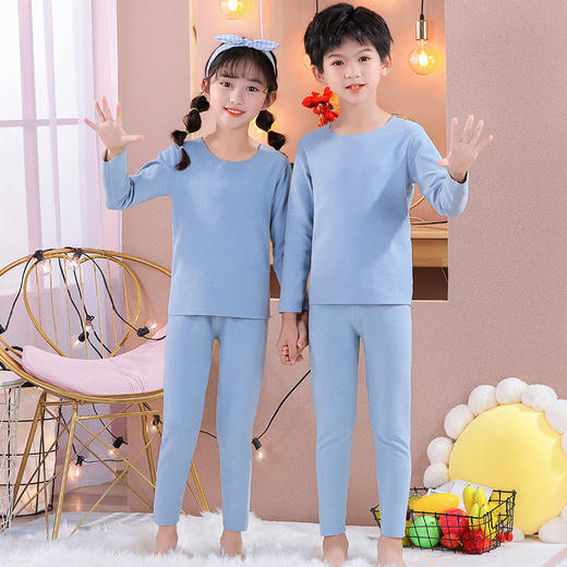 【超暖超舒适！德绒儿童内衣套装】阳光般明媚的春秋天，轻盈舒适，德绒衣服柔软舒适，春秋常备，细节保暖。为孩子呵护柔软肌肤。 商品图1