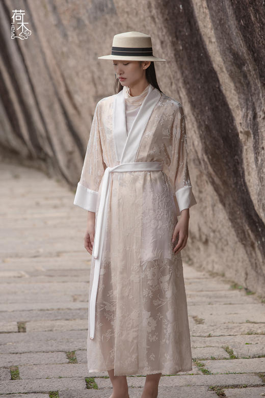 荷木HEMU花下·丝绒烧花外套 商品图2