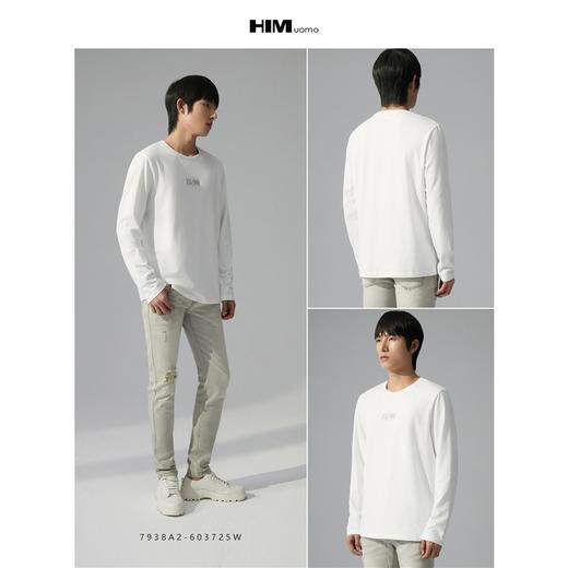 HIM漢崇 白色圆领内搭长袖T恤男百搭植绒印花休闲打底衫 2024秋季 商品图3