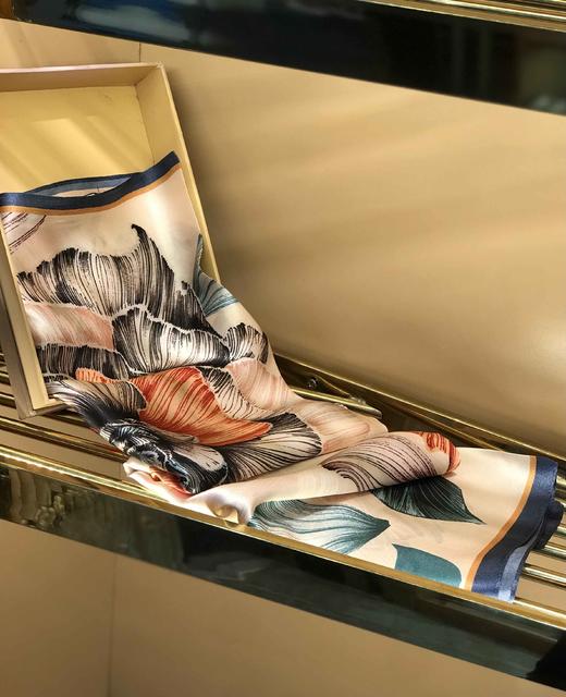 优品堂【迷缀】桑蚕丝70*70方巾 商品图8