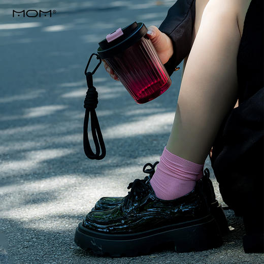 山重山MOM 渐变黑玻璃咖啡杯 420ml 便携式 加厚玻璃 密封防漏 商品图2