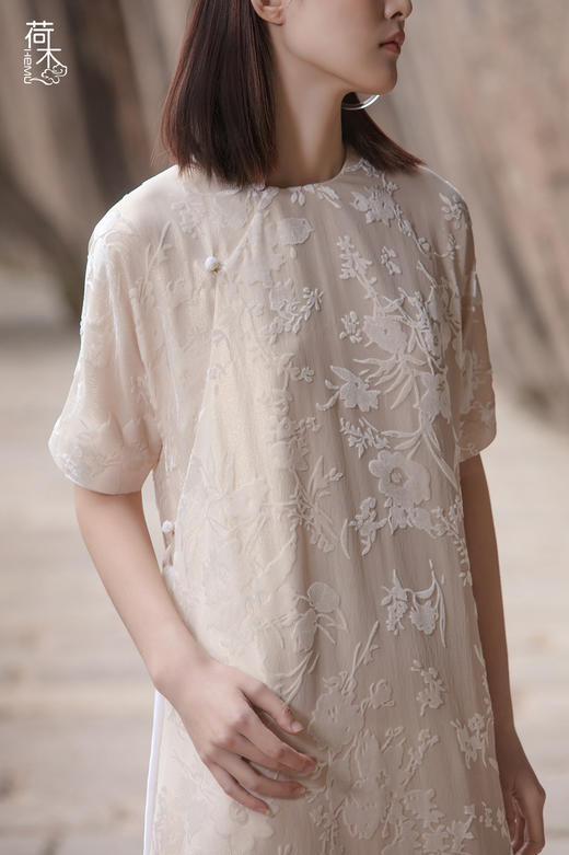 荷木HEMU花下·丝绒烧花连衣裙 商品图3