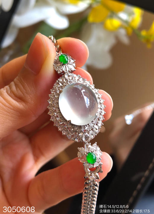 3050608，玻璃蛋面吊坠手链两用款。具体价格微信咨询 商品图2