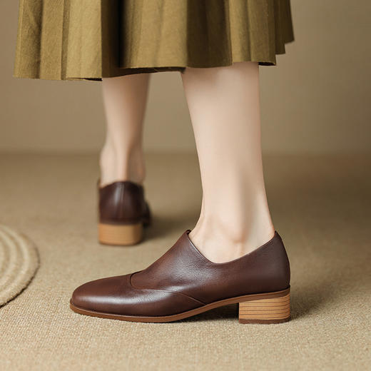 英伦风方头小皮鞋，棕色粗跟女鞋LD-6394 商品图0