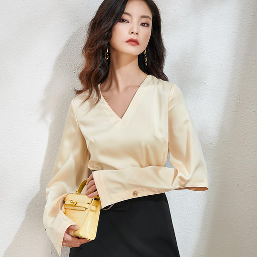 剩XL 【飞飞袖小衫】秋季V领气质单品显白减龄女式衬衫 商品图1