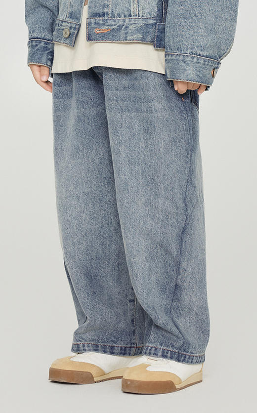 jnby  23年秋款  直筒宽松牛仔长裤 1N8E10250 商品图3