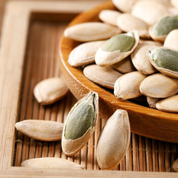 鲜记 罐装南瓜子500g 盐焗味南瓜籽 坚果炒货 休闲零食 办公室小吃 商品图3