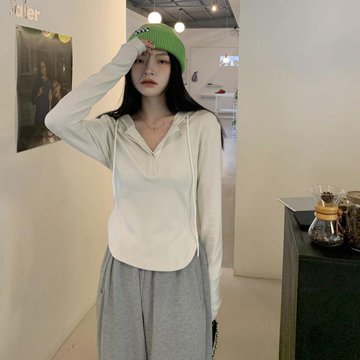 【秋季新款❗️连帽不规则T恤女】修身休闲学生上衣设计感长袖卫衣，潮流的不规则设计展现出属于你的个性 商品图2