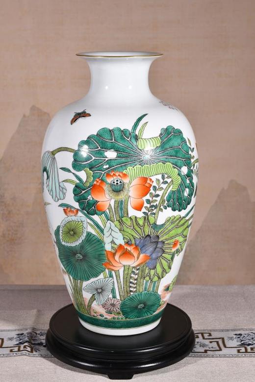 古彩一路莲升赏瓶 商品图0