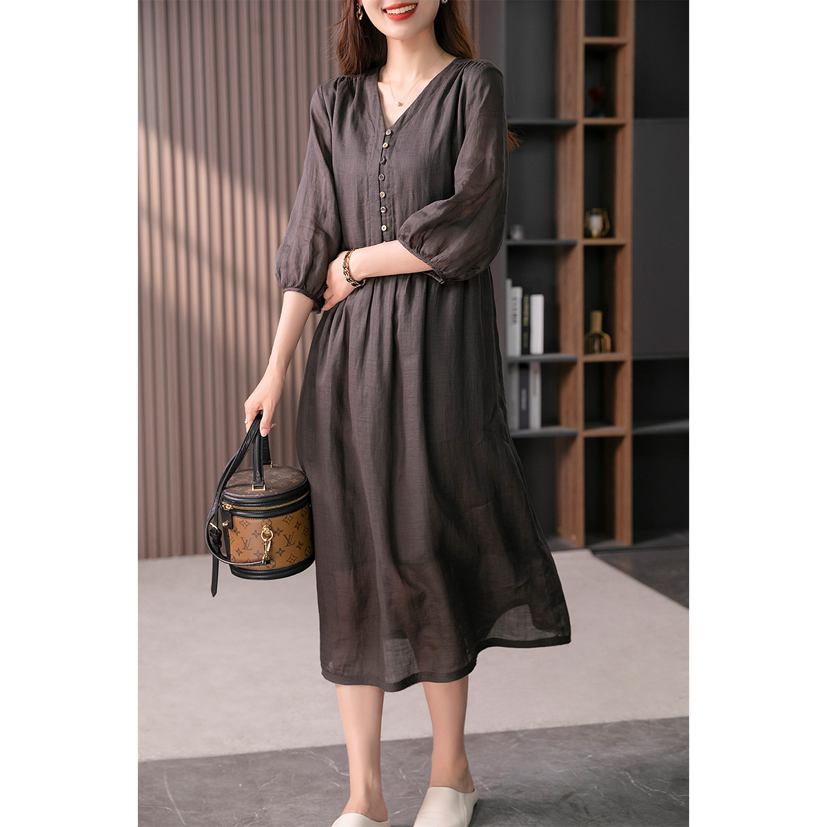 YX【现货7天】时尚减龄苎麻V领连衣裙女2023夏季新款灯笼袖宽松显瘦长裙子