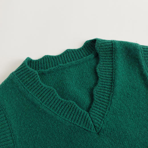 【马克珍妮 芦芙】秋装新款 女童绵羊毛花边V领针织马甲 231913 商品图4