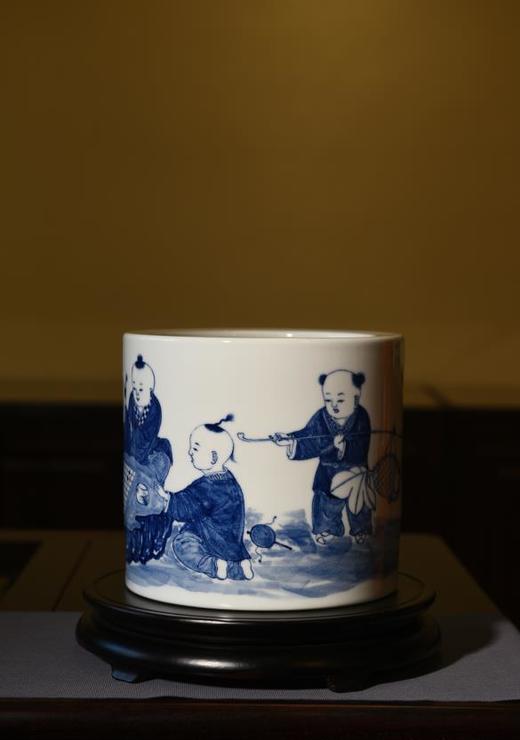 青花乐在其中笔筒 商品图0