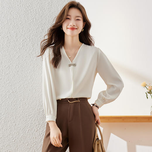 新款长袖衬衫百搭小众洋气显瘦春夏时尚宽松春秋纯色韩版v领 商品图3
