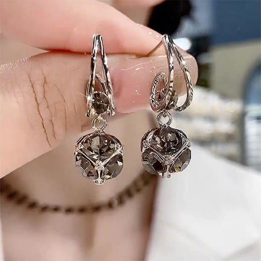 JU-C00104新款潮大气灰色水晶耳环女简约时尚冷淡风耳钉韩国闪耳饰 商品图1