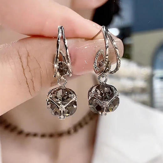 JU-C00104新款潮大气灰色水晶耳环女简约时尚冷淡风耳钉韩国闪耳饰 商品图0