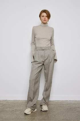 莱赛尔拼接袖打底衫