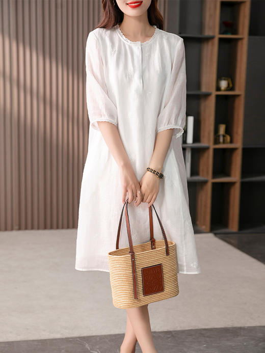 YX【定制17天】高级感刺绣绣花苎麻连衣裙女2023夏季新款灯笼袖显瘦中长裙 商品图4