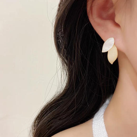 JU-C0028法式夏季新款树叶珍珠流苏耳环女清新叶子滴油气质耳钉潮长款耳饰 商品图3