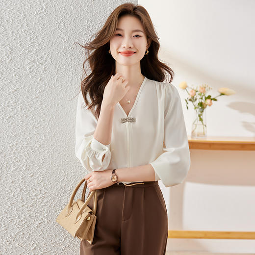 新款长袖衬衫百搭小众洋气显瘦春夏时尚宽松春秋纯色韩版v领 商品图4