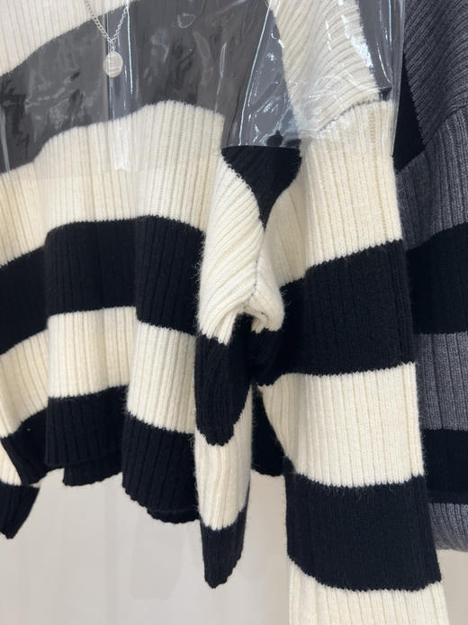 条纹经典毛衣送项链 商品图0