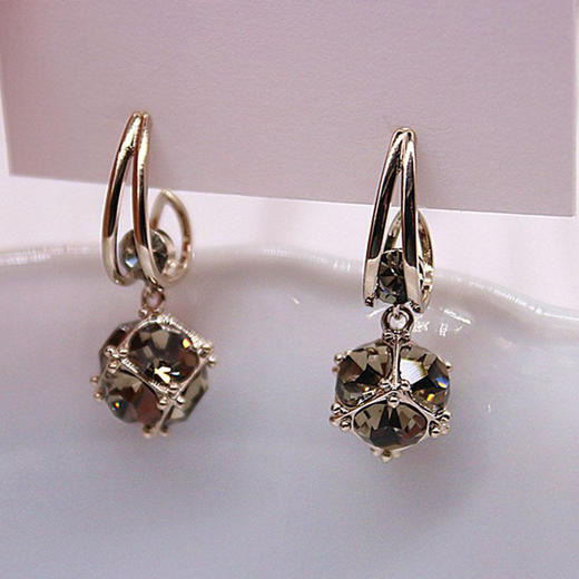 JU-C00104新款潮大气灰色水晶耳环女简约时尚冷淡风耳钉韩国闪耳饰 商品图4