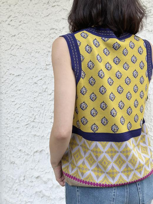 TYNVIE 针织马甲背心-芥绿印花 商品图3