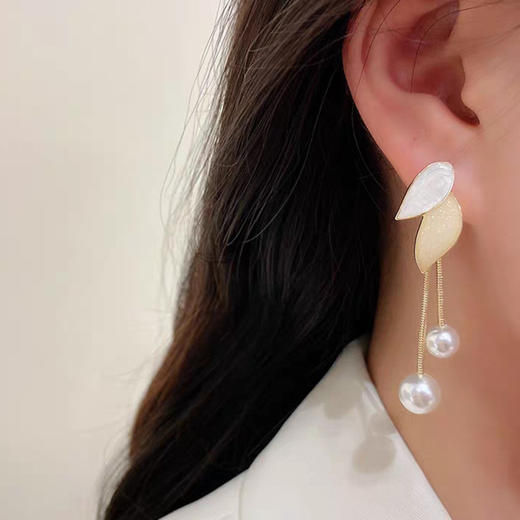 JU-C0028法式夏季新款树叶珍珠流苏耳环女清新叶子滴油气质耳钉潮长款耳饰 商品图2