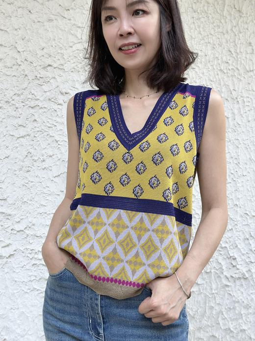 TYNVIE 针织马甲背心-芥绿印花 商品图2