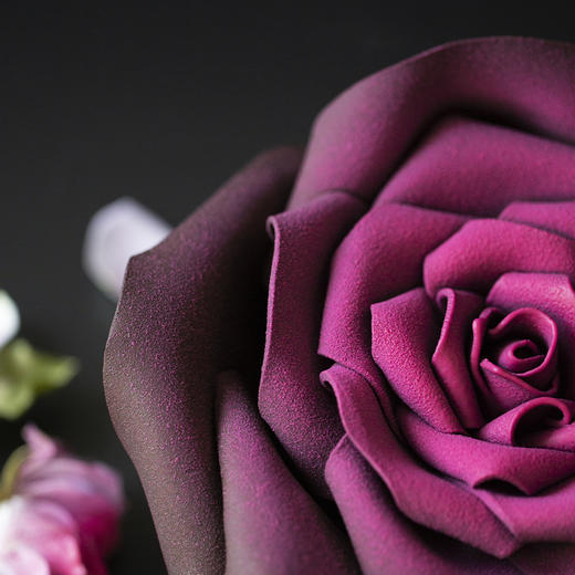 七夕节「玫你不行」莓果酱夹心黑巧克力蛋糕 商品图3