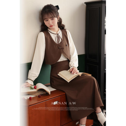 鹿向南《枫糖拿铁》褐色半身裙女 商品图3