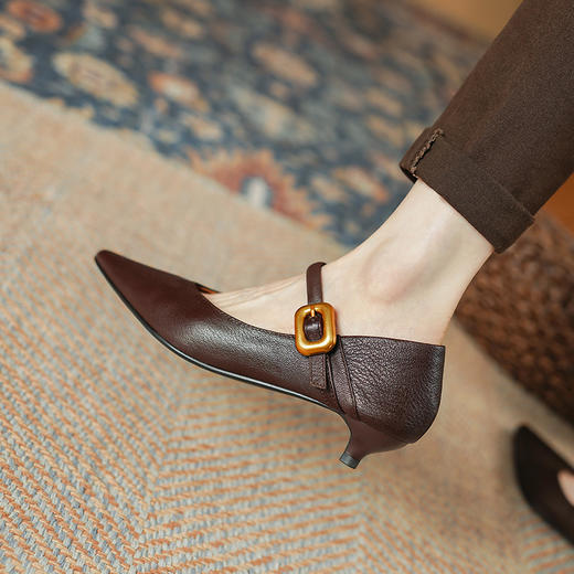 优雅法式，纯色进口小羊皮中跟尖头浅口单鞋PS1602 商品图1