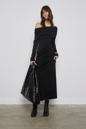 翻领一字肩开衩长袖