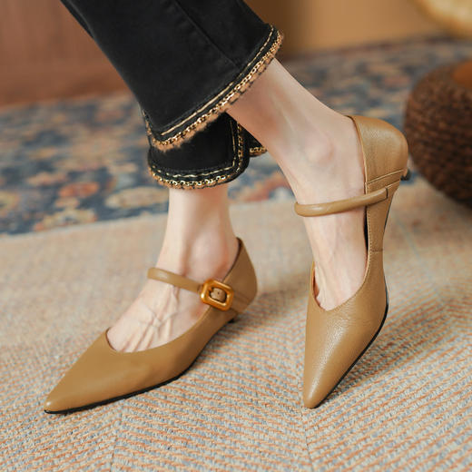 优雅法式，纯色进口小羊皮中跟尖头浅口单鞋PS1602 商品图6