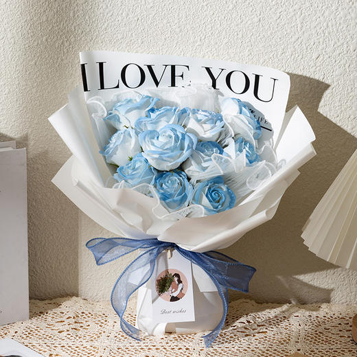 【给你的星辰大海！布达佩斯之恋网红花束】11朵玫瑰寓意一生一世，碎冰蓝玫瑰，气味芳香，触感逼真，可长久保存，高端大气，送礼方便有面子！七夕情人节礼物，送女友闺蜜必备香皂花成品七夕 商品图1