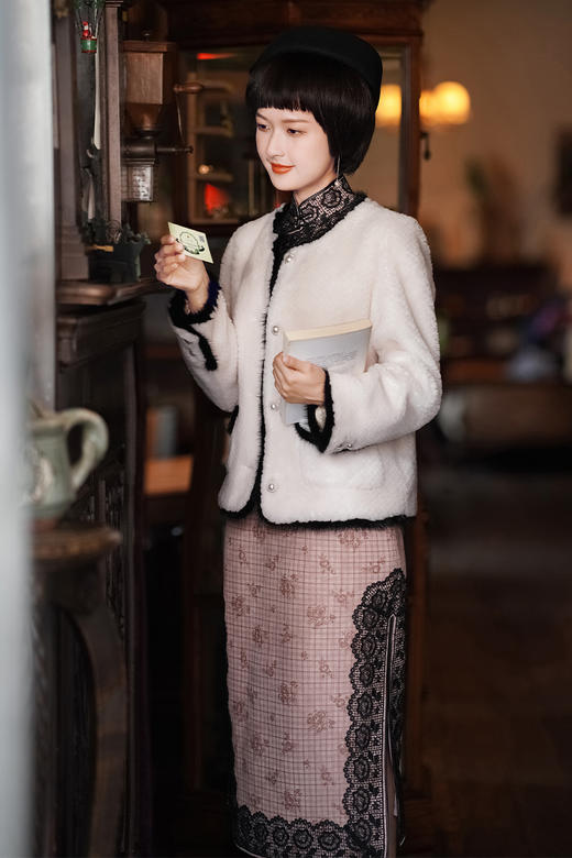 逸红颜明月优选#馆藏复刻款『粉蝶』民国风粉色麂皮绒蕾丝旗袍，穿越千年的富家小姐 商品图11