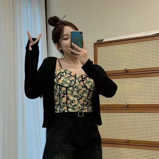 纯欲辣妹 纯色百搭短款开衫+碎花吊带印花v领小众内搭 商品图1