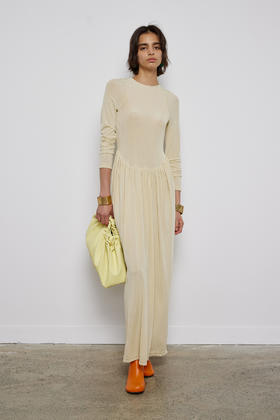 肌理收腰抽褶连衣裙