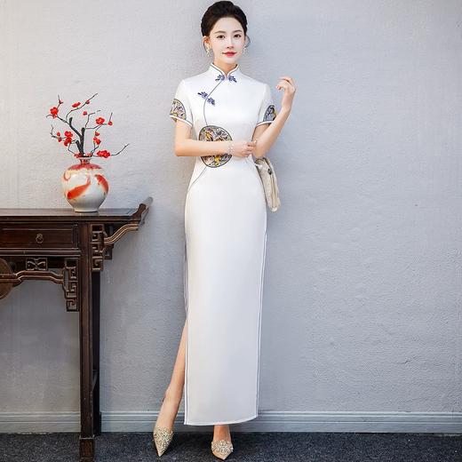 YZR7-12 旗袍改良版2025年新款中国风长款气质白色走秀时尚演出服复古年轻 商品图1