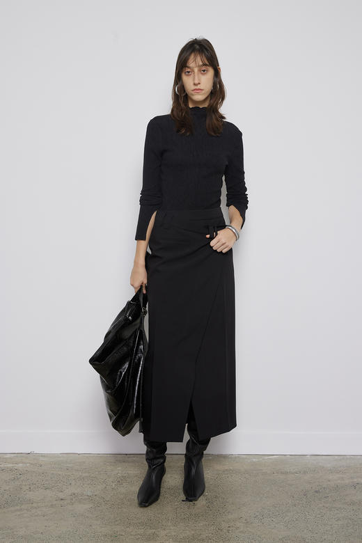 木耳领肩部车线打底衫 商品图1